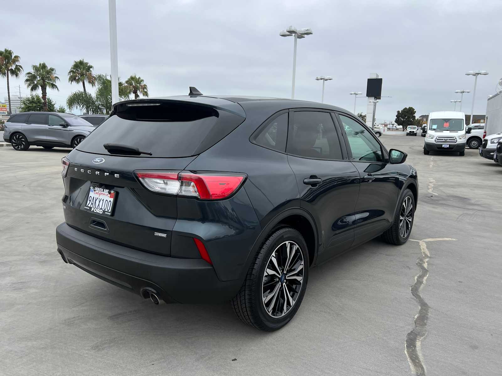 2022 Ford Escape SE Hybrid photo 5