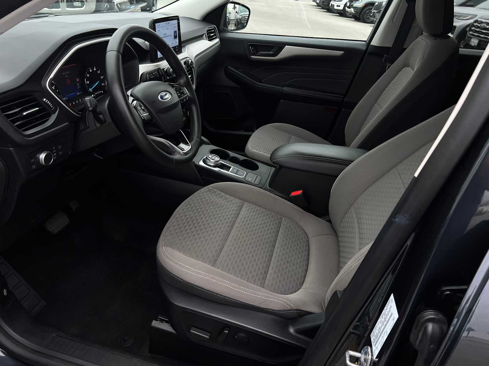 2022 Ford Escape SE Hybrid photo 9
