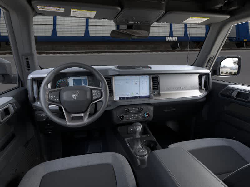 2025 Ford Bronco Base photo 6