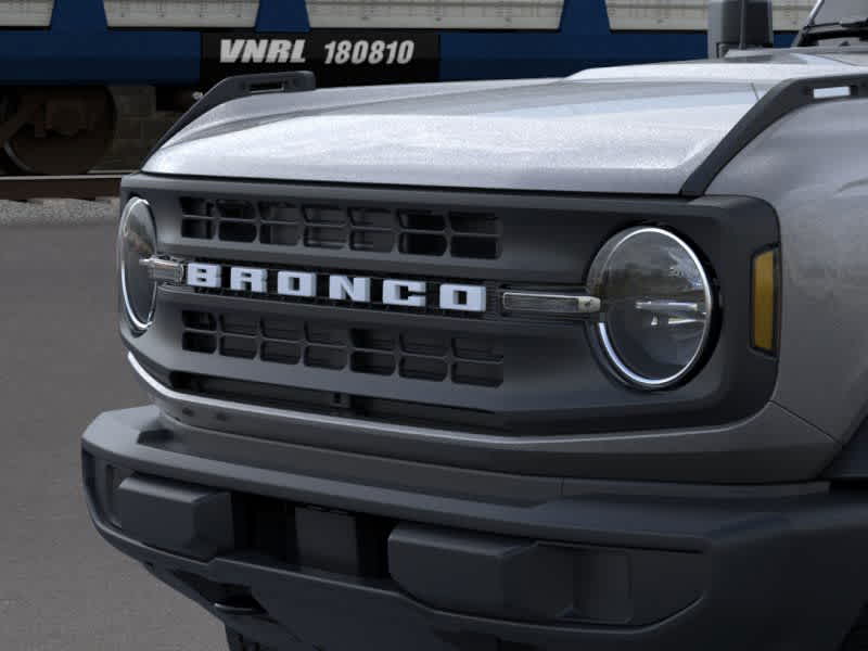 2025 Ford Bronco Base photo 13