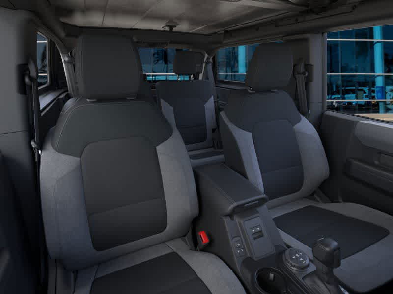 2025 Ford Bronco Base photo 4