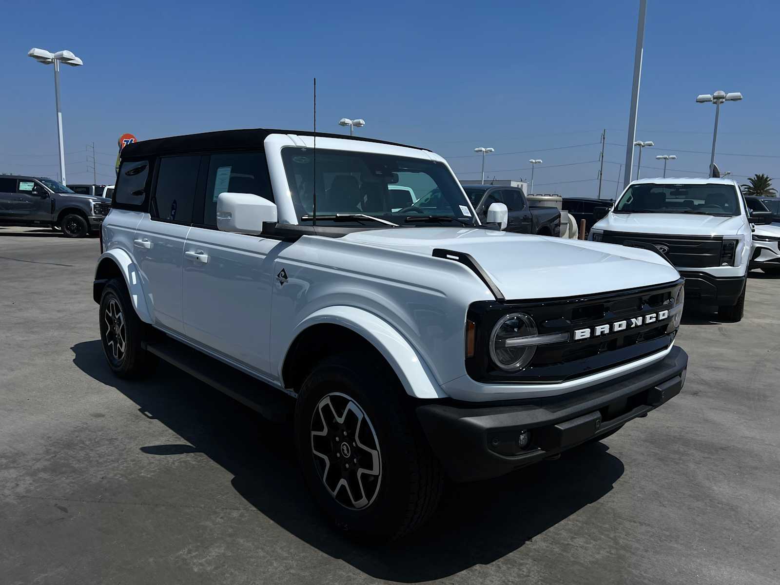 2024 Ford Bronco Outer Banks