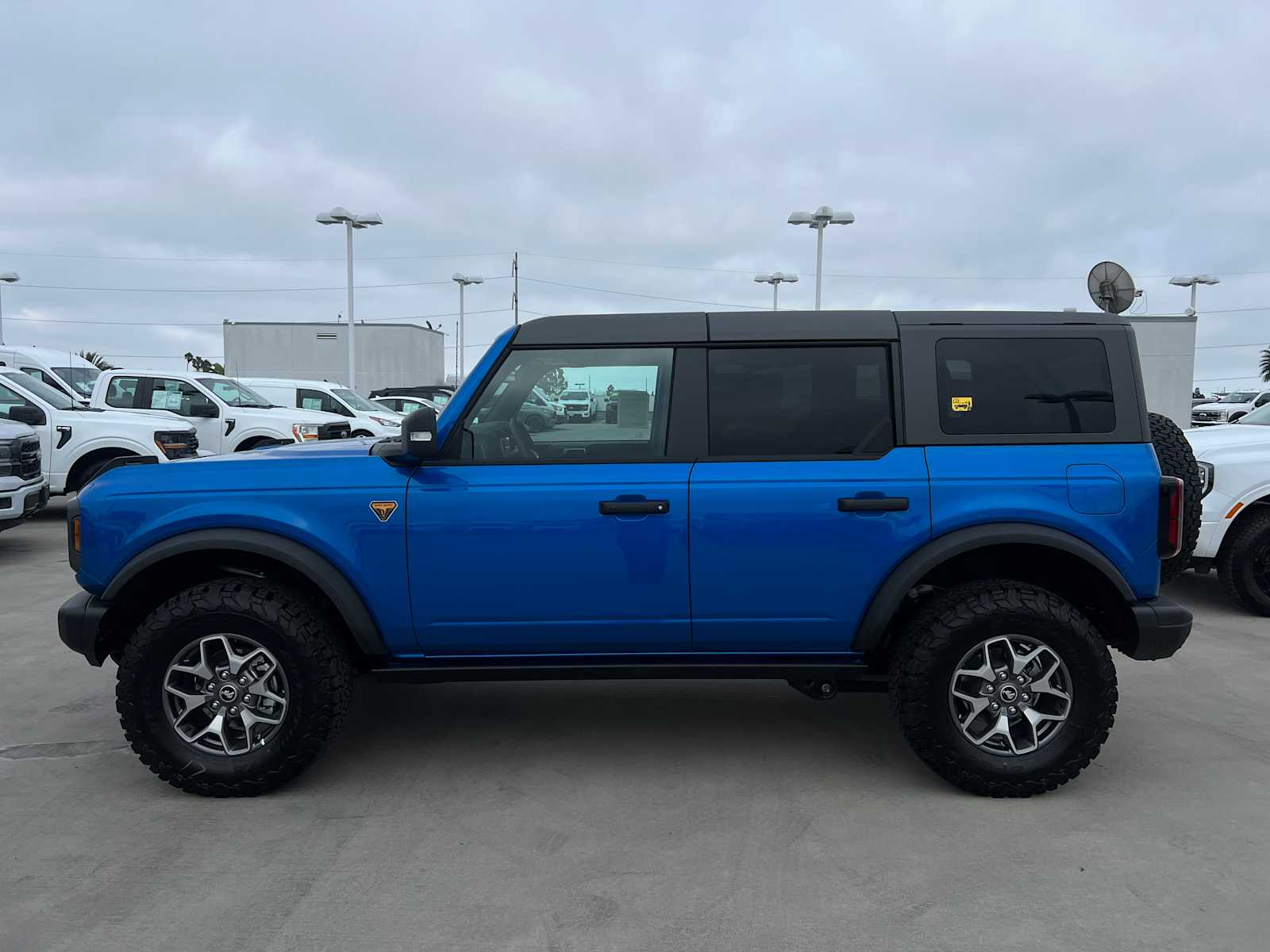 2025 Ford Bronco Badlands photo 17
