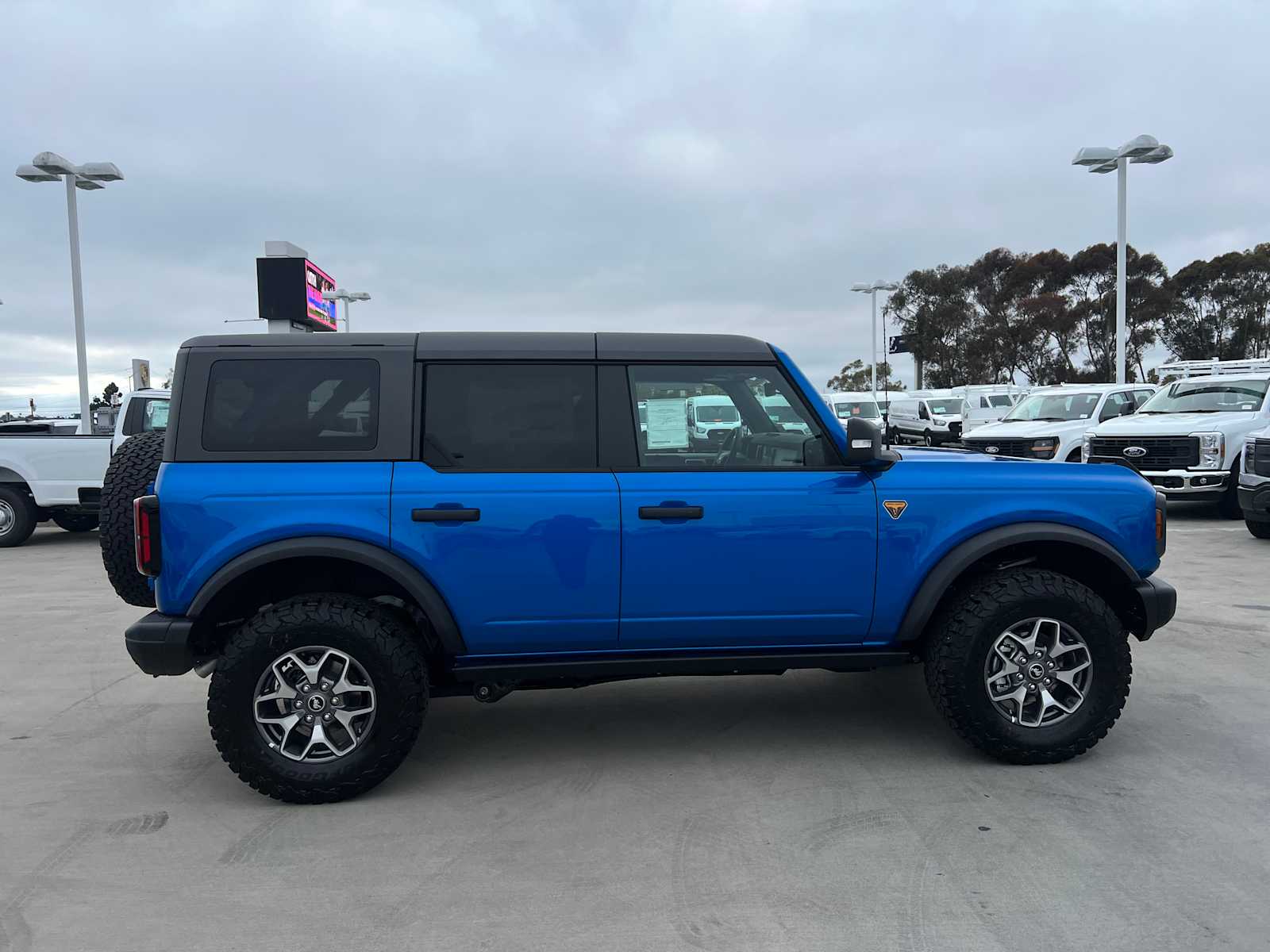 2025 Ford Bronco Badlands photo 21