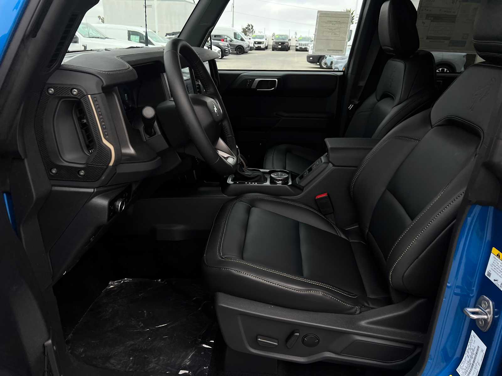 2025 Ford Bronco Badlands photo 28