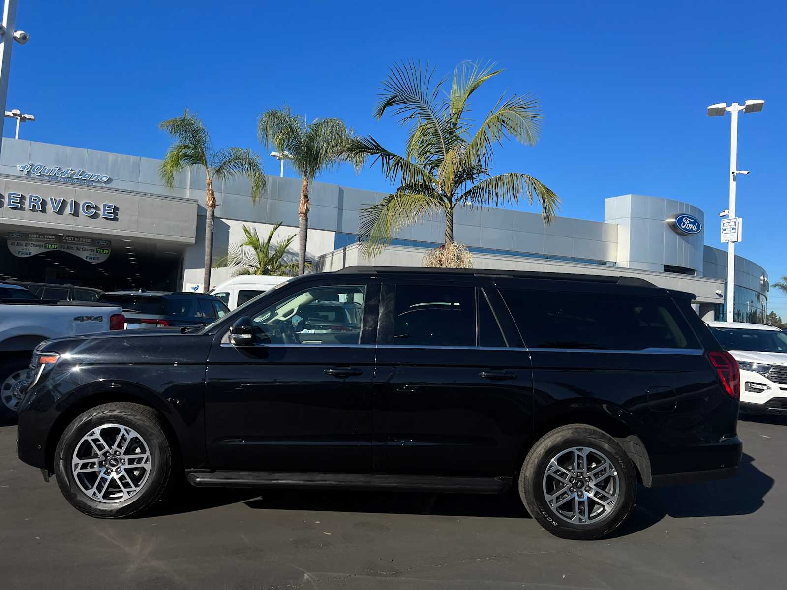 2025 Ford Expedition Active's photo