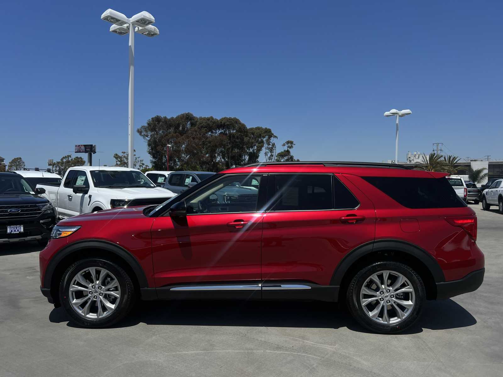 2024 Ford Explorer XLT