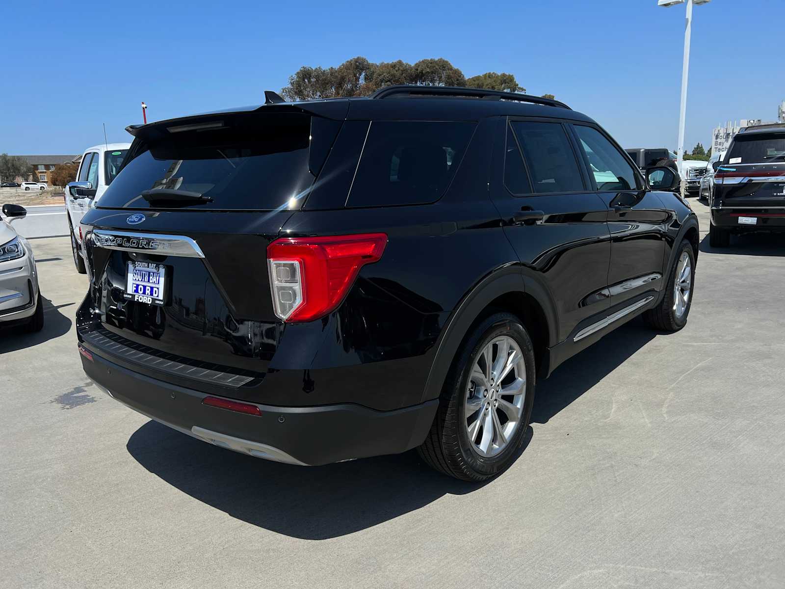 2024 Ford Explorer XLT