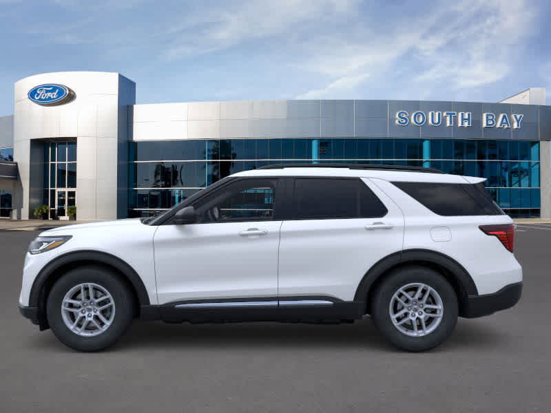 2025 Ford Explorer photo 3