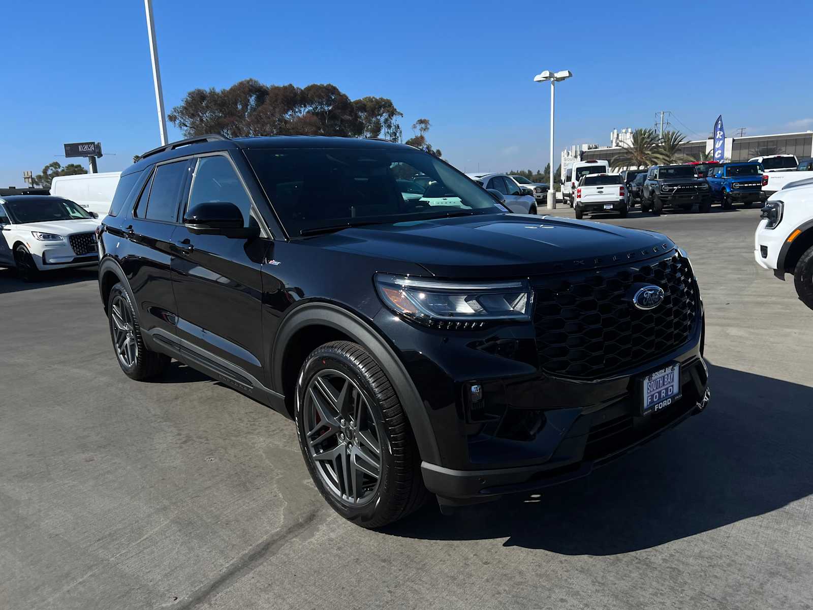 2025 Ford Explorer ST-Line