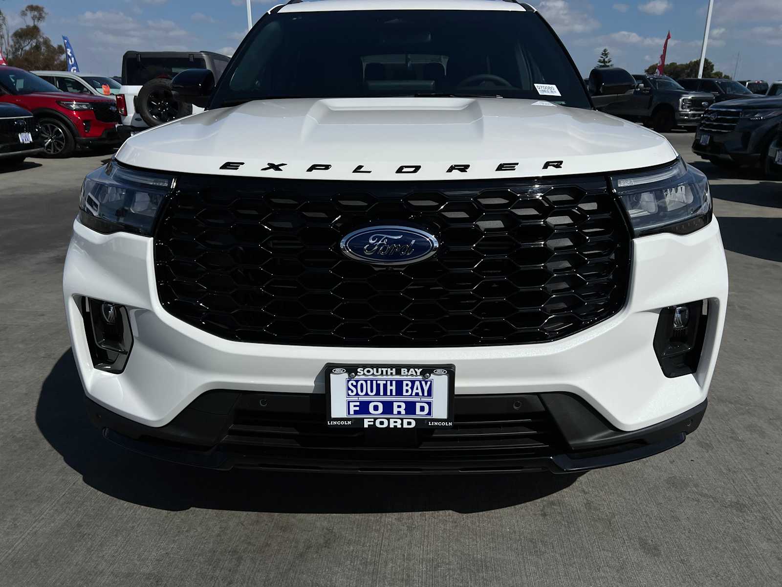 2025 Ford Explorer ST-Line