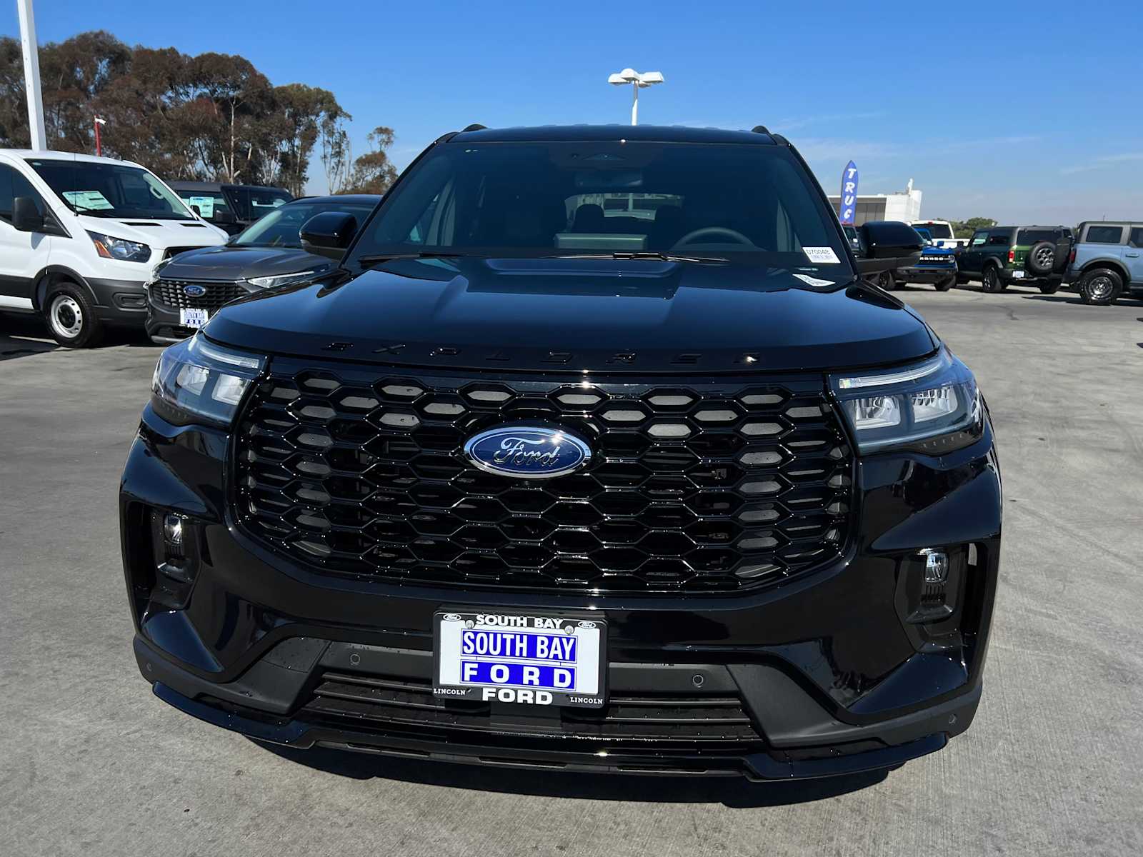 2025 Ford Explorer ST-Line