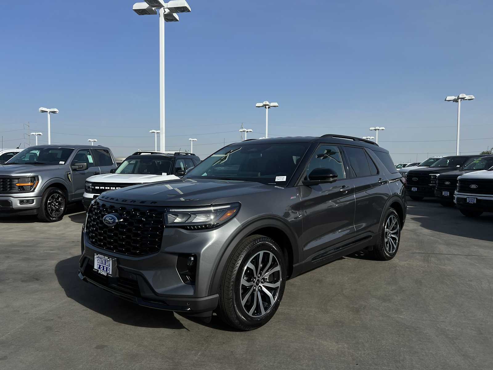 2025 Ford Explorer ST-Line