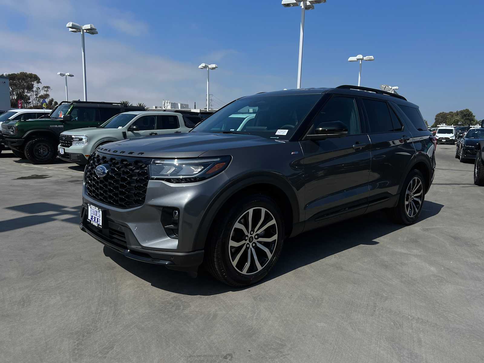 2025 Ford Explorer ST-Line