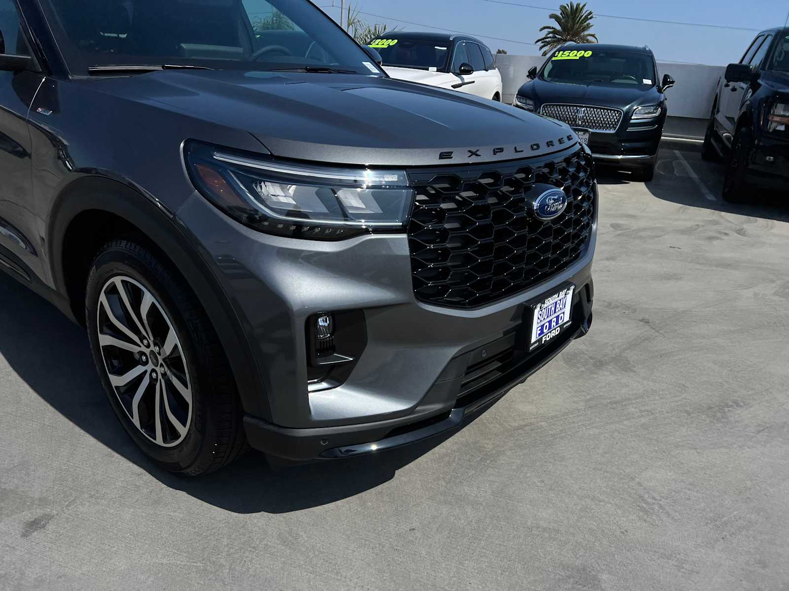 2025 Ford Explorer ST-Line