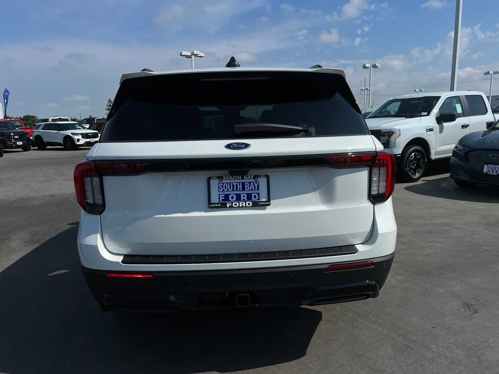 2025 Ford Explorer ST-Line