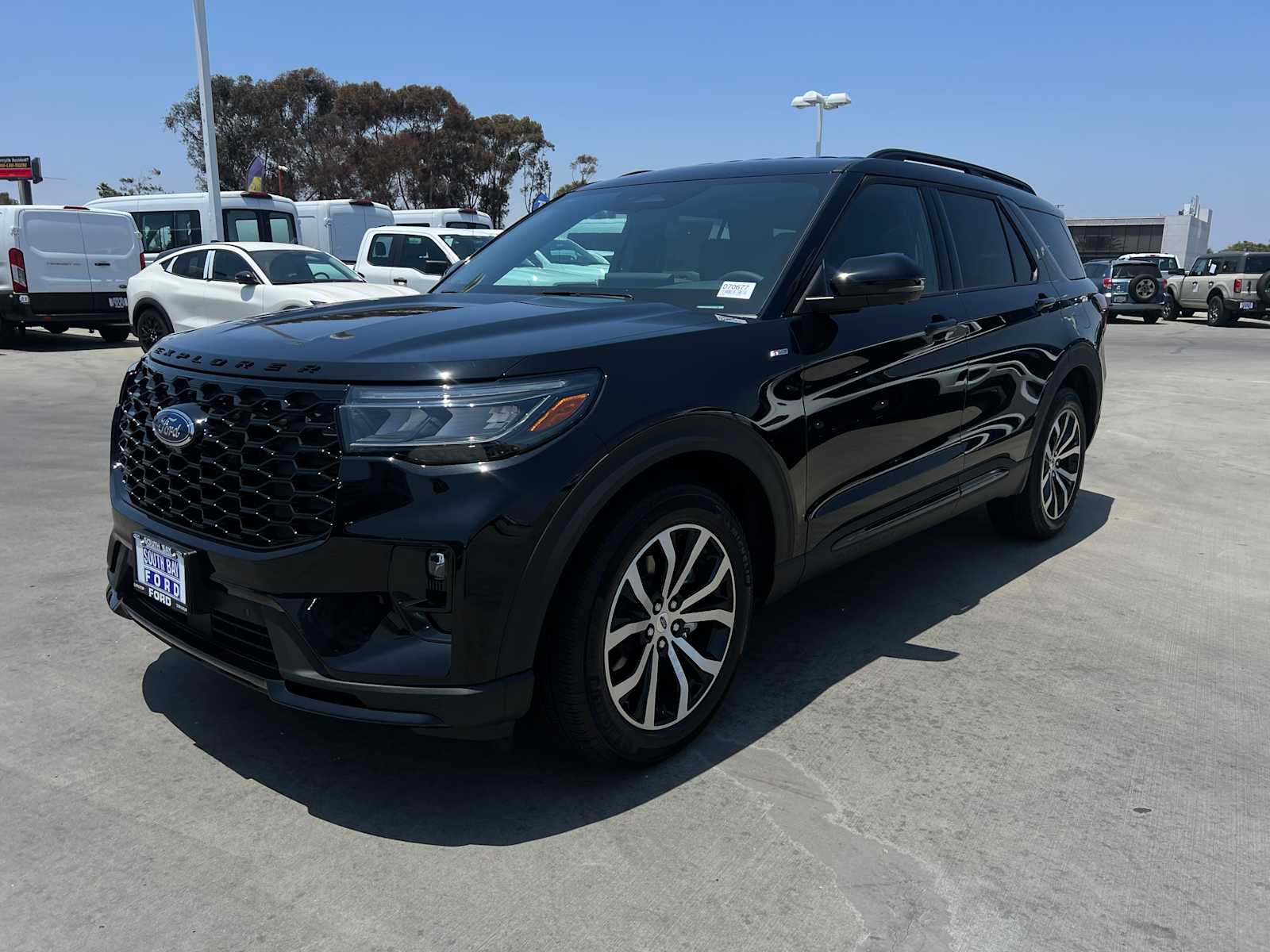 2025 Ford Explorer ST-Line