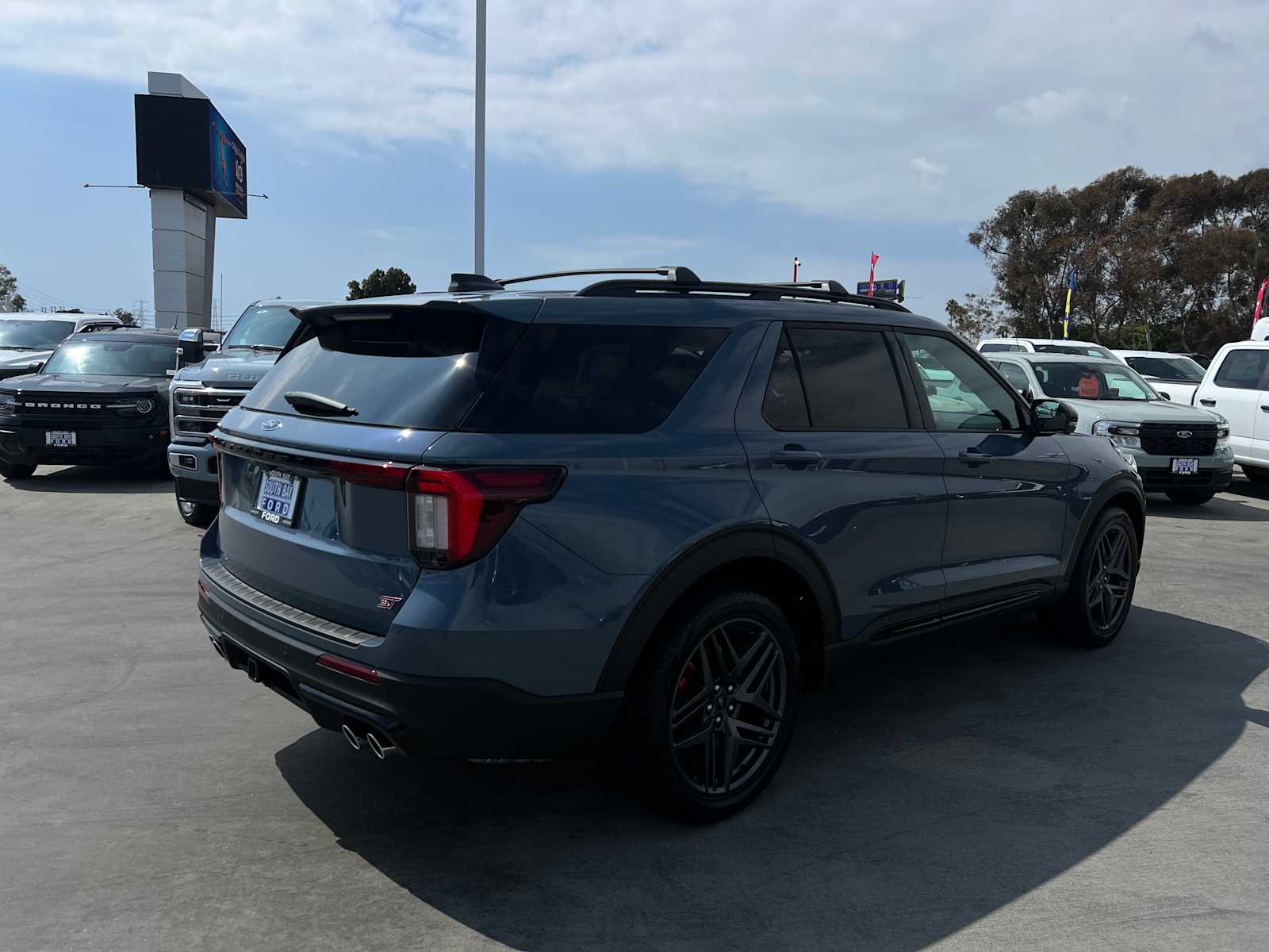 2025 Ford Explorer ST