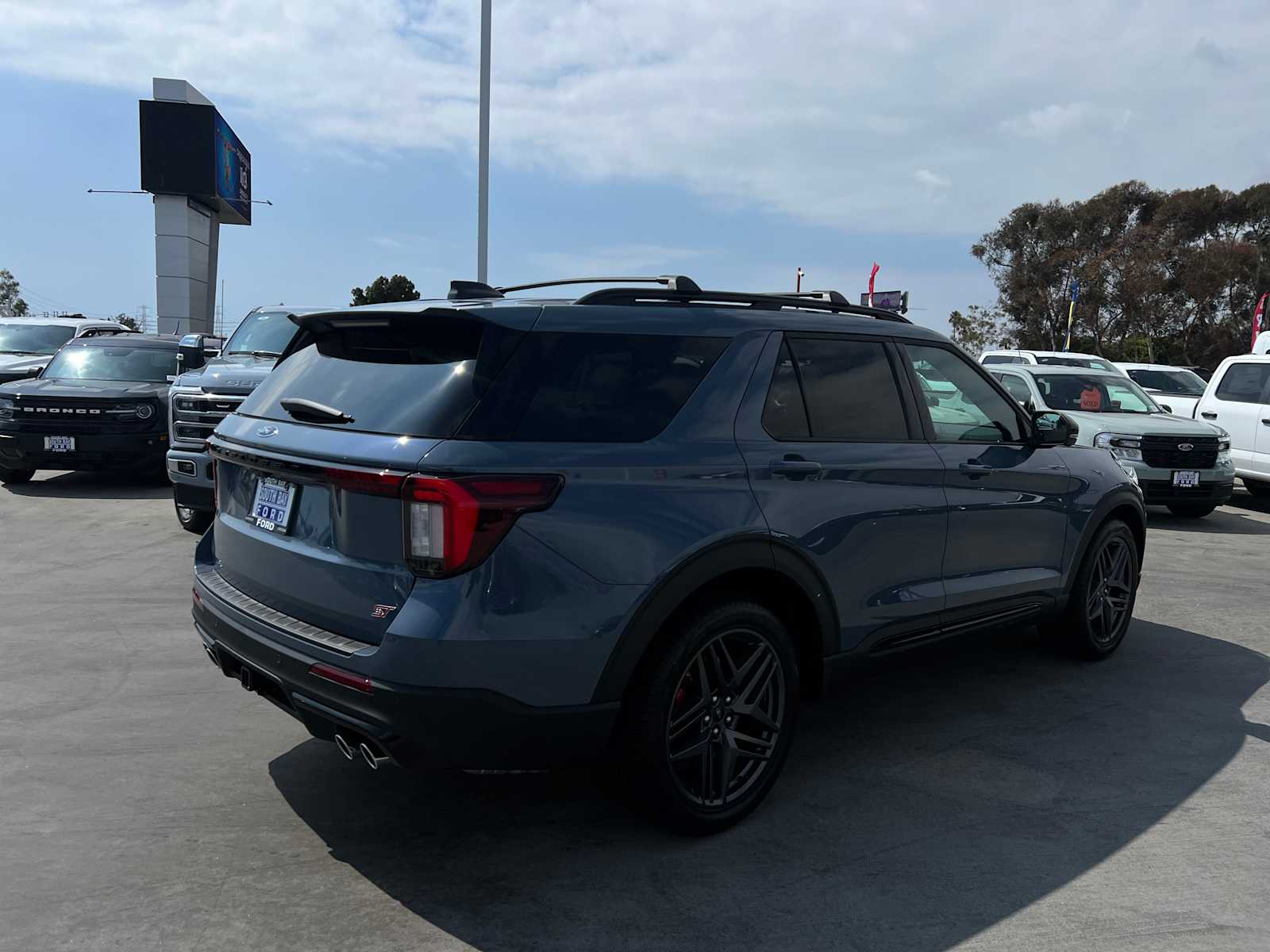 2025 Ford Explorer ST