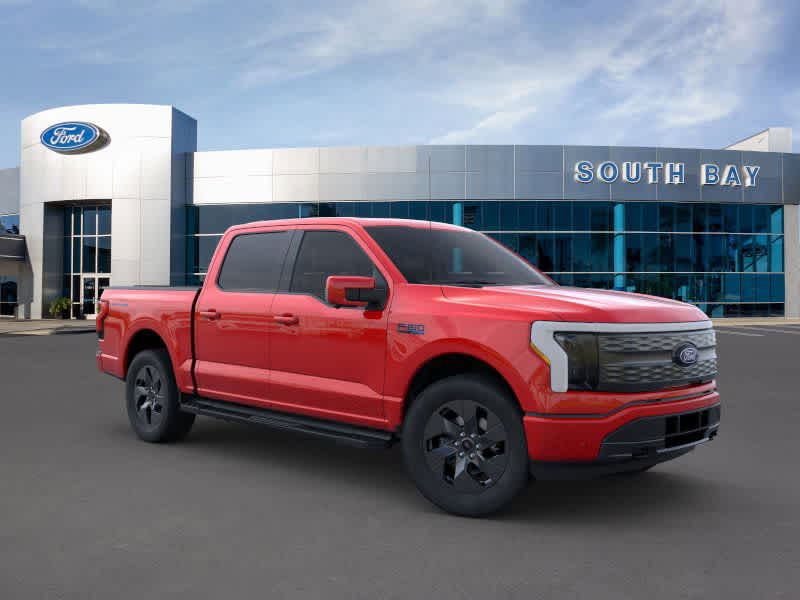 2024 Ford F-150 Lightning LARIAT 4WD SuperCrew 5.5 Box