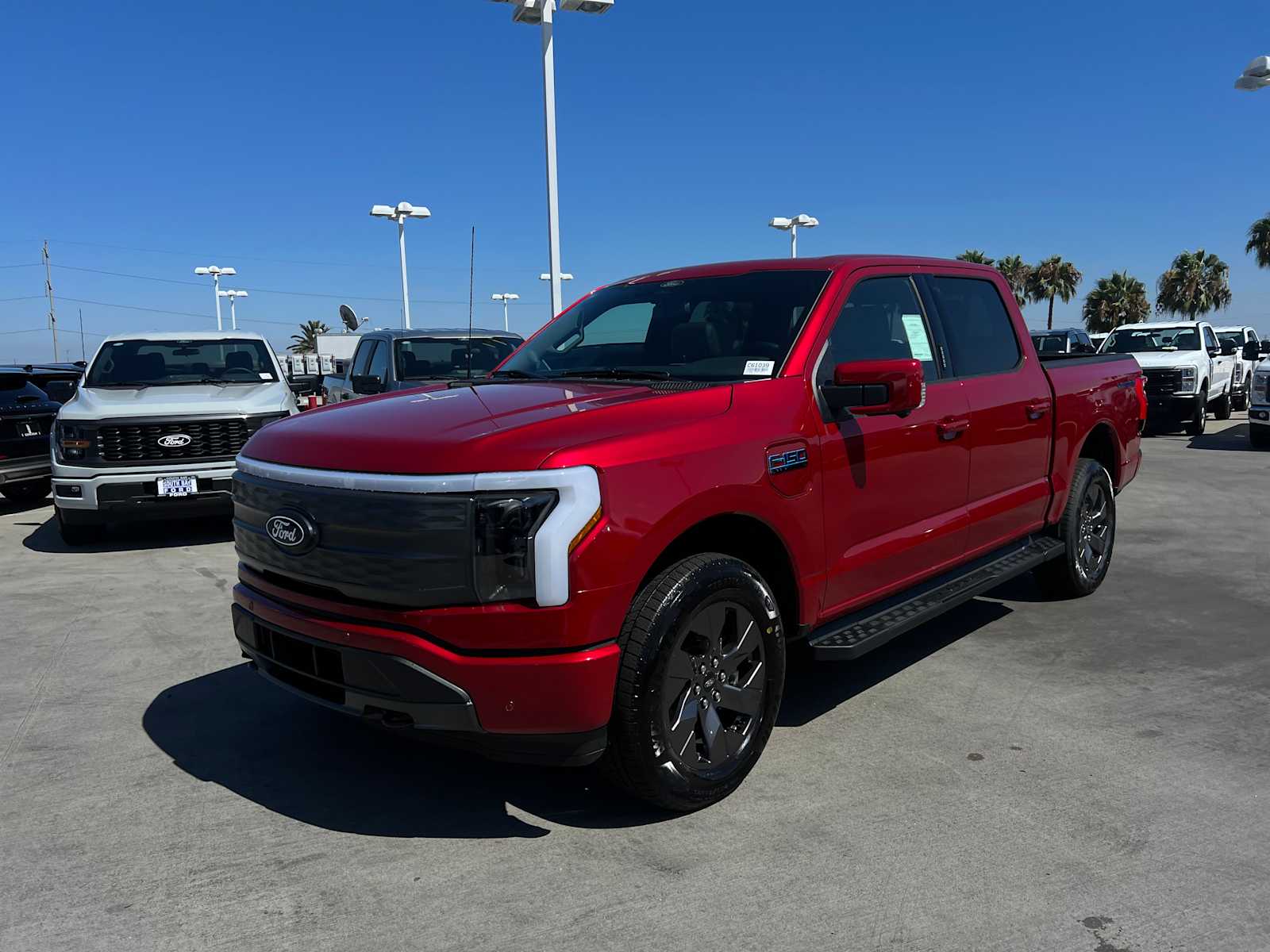 2024 Ford F-150 Lightning LARIAT 4WD SuperCrew 5.5 Box