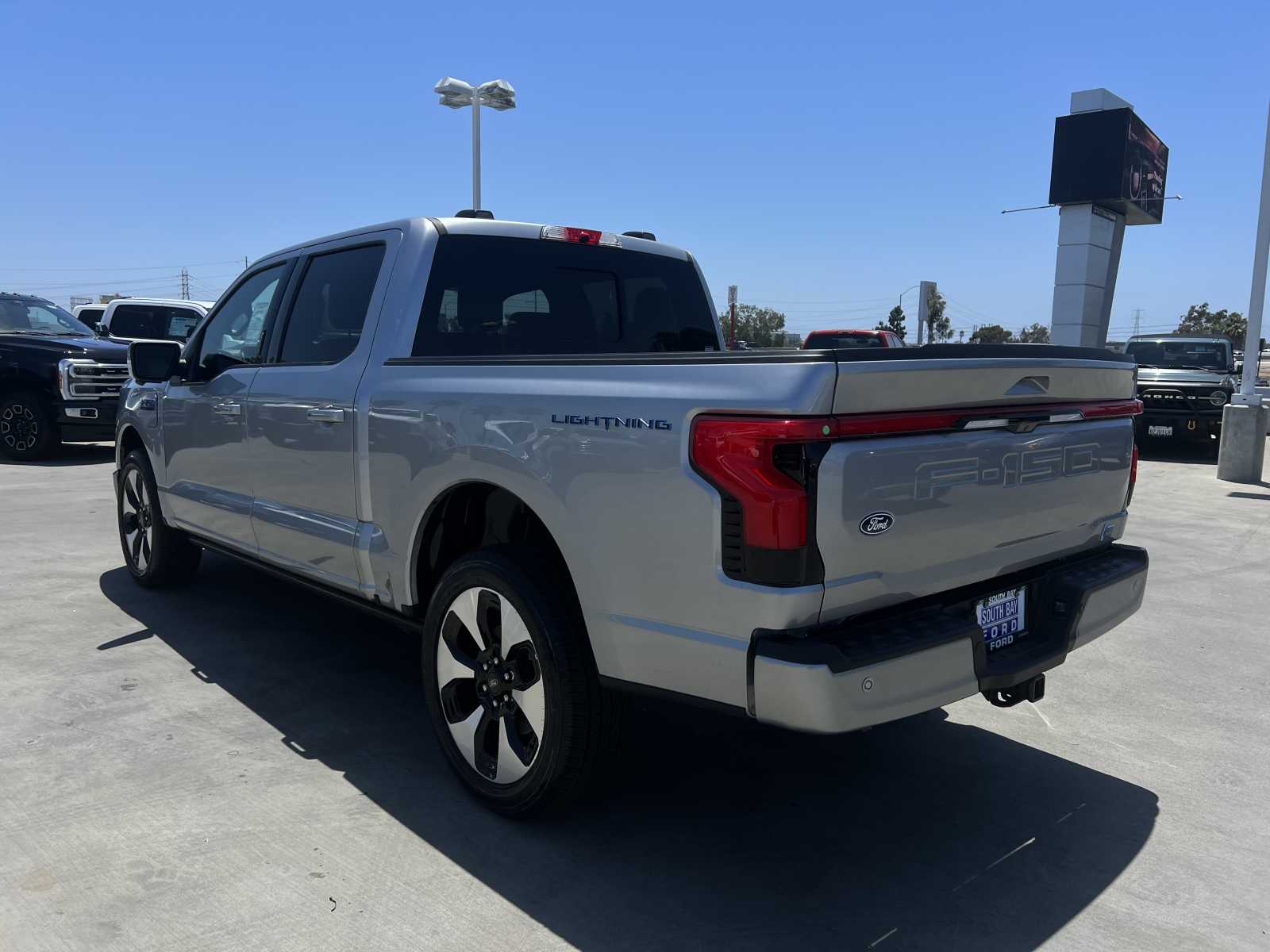 2024 Ford F-150 Lightning Platinum 4WD SuperCrew 5.5 Box