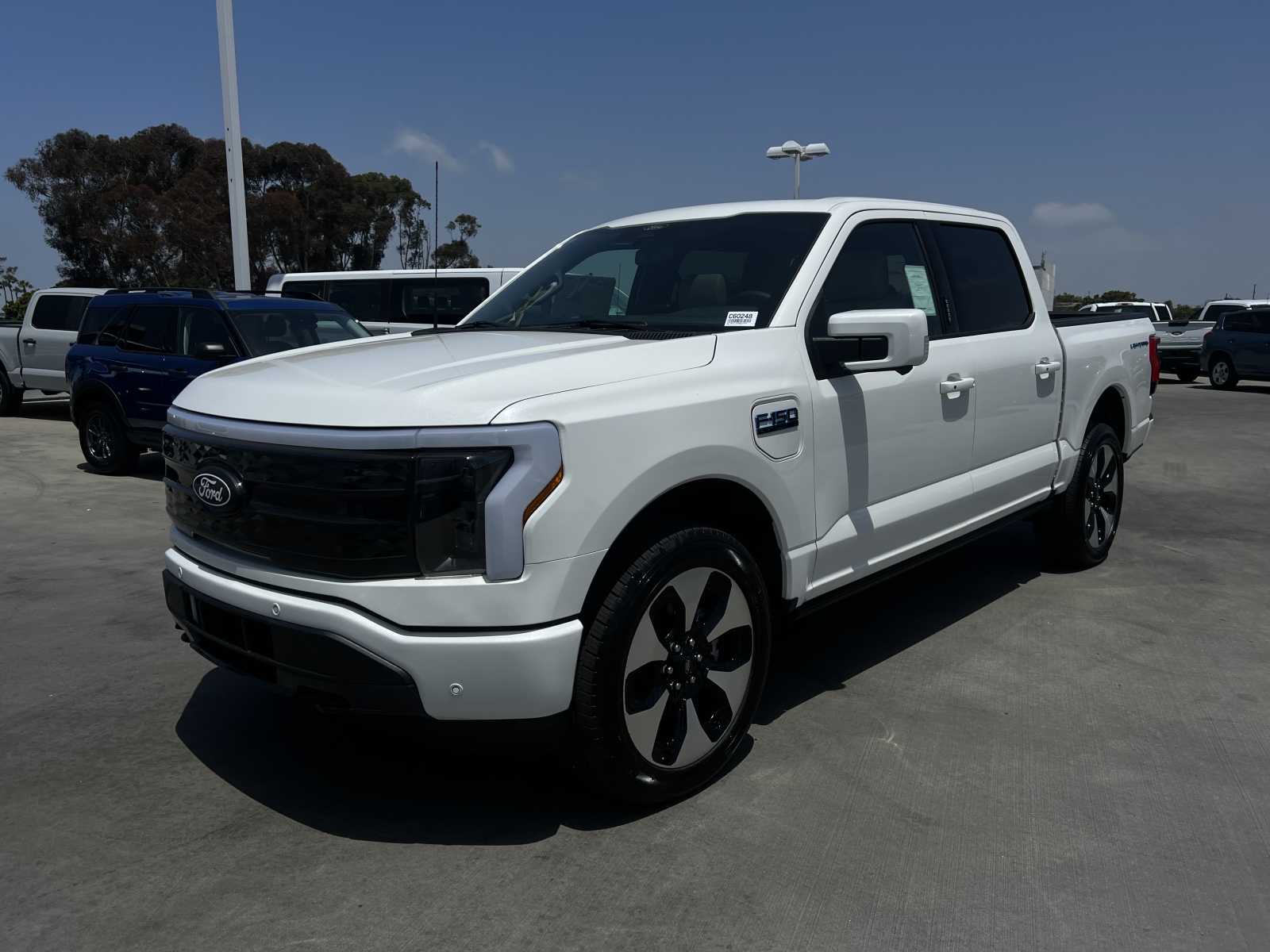 2024 Ford F-150 Lightning Platinum 4WD SuperCrew 5.5 Box