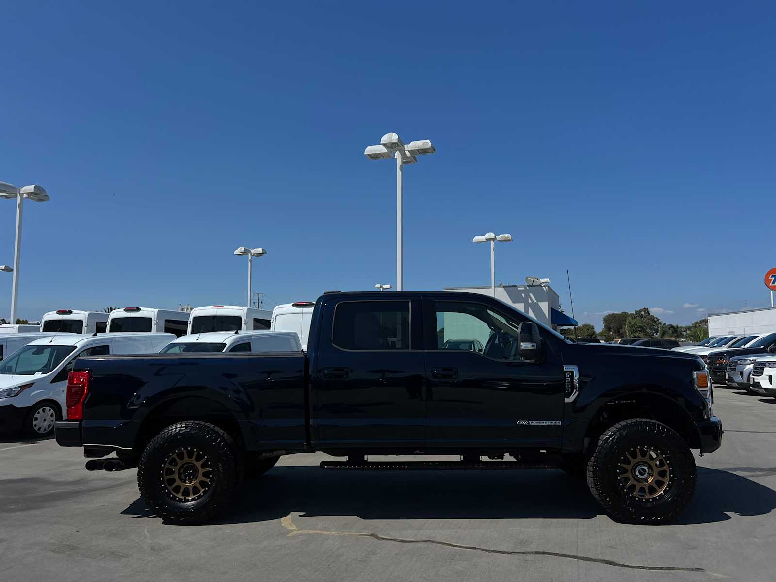 2022 Ford Super Duty F-250 SRW LARIAT
