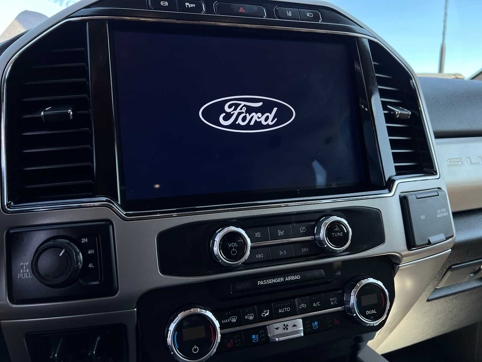 2022 Ford Super Duty F-250 SRW LARIAT