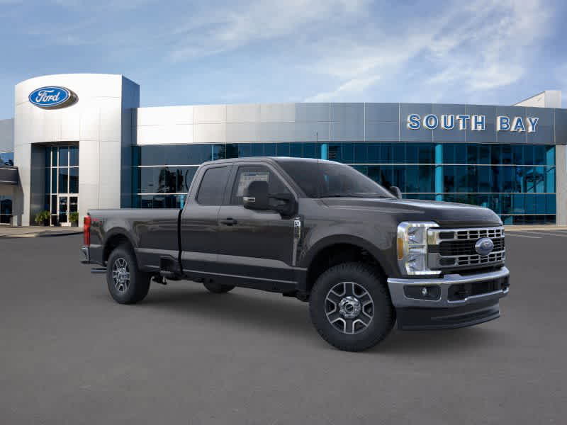 2025 Ford F-250 photo 3