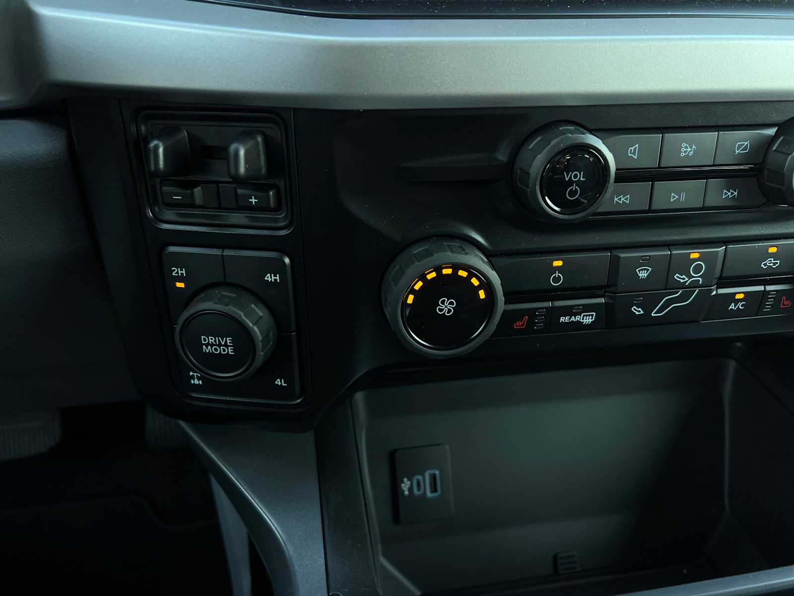 2024 Ford Super Duty F-250 SRW XLT