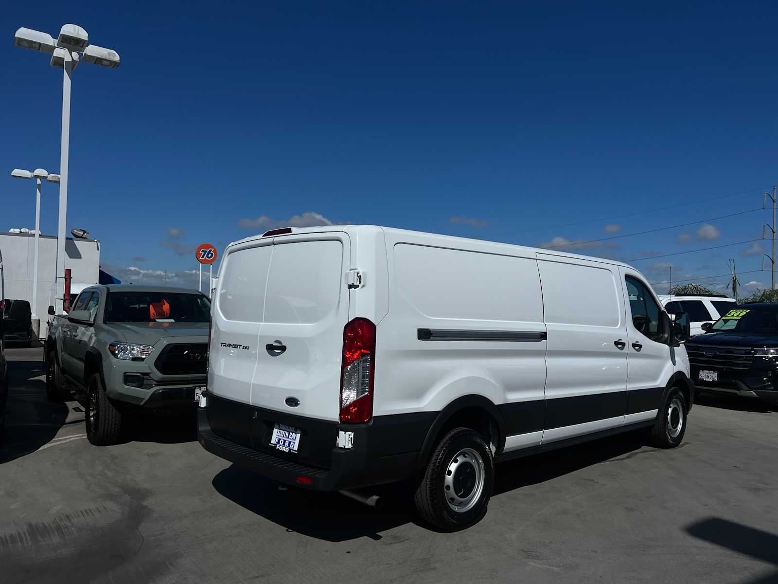 2022 Ford Transit photo 4