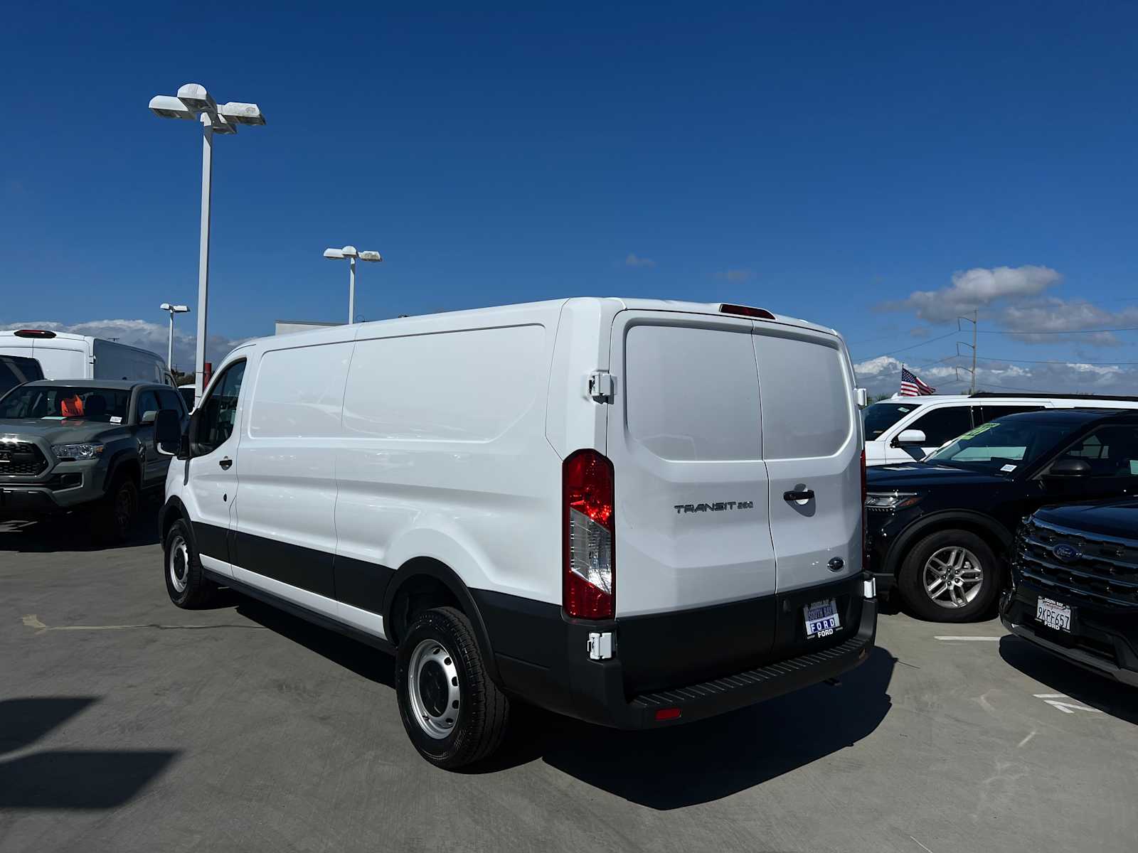 2022 Ford Transit photo 2