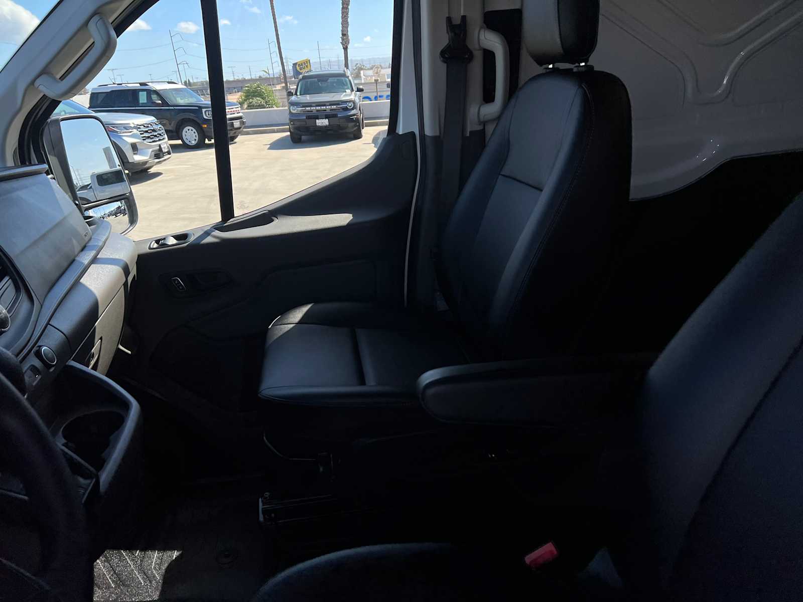 2022 Ford Transit photo 12