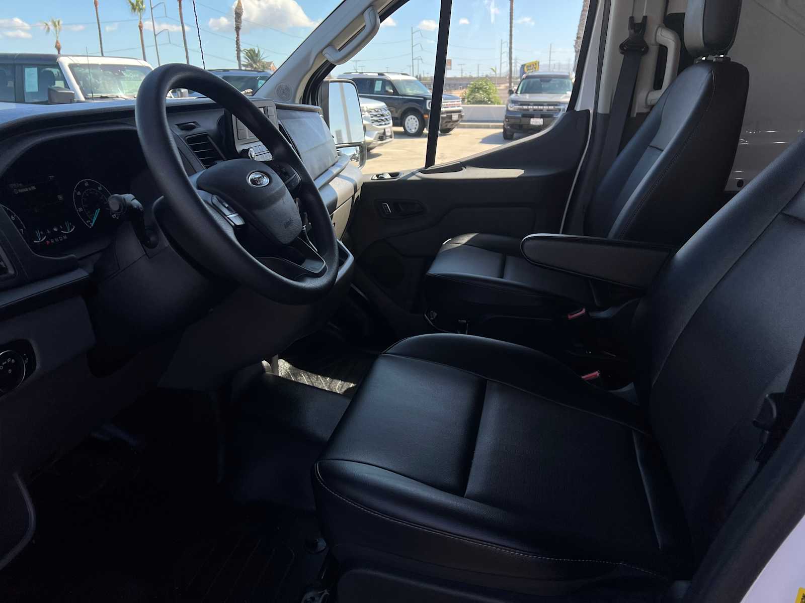 2022 Ford Transit photo 13