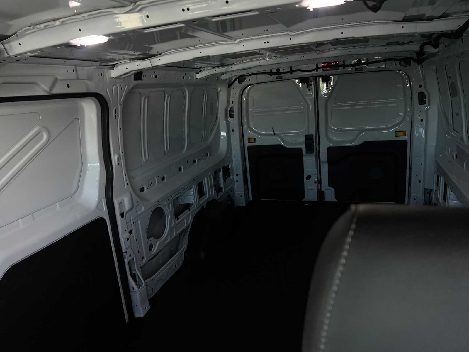 2022 Ford Transit photo 8