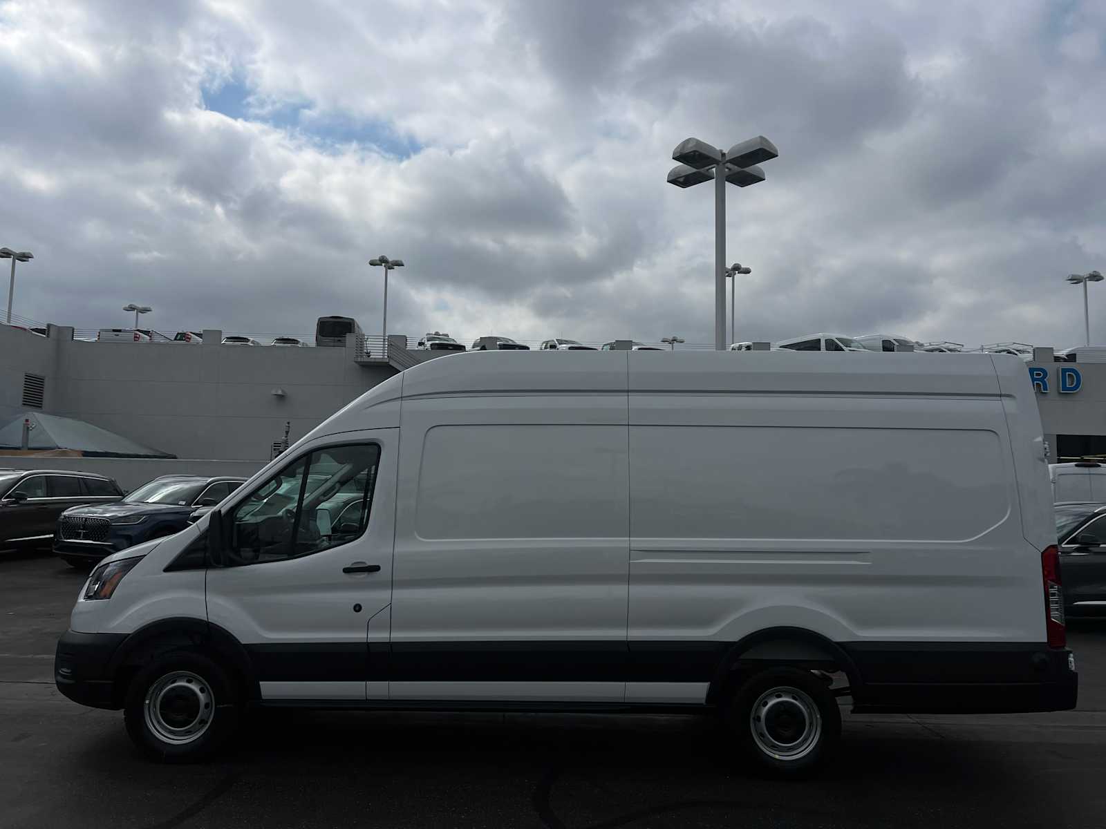 2025 Ford Transit 2025 Ford Transit