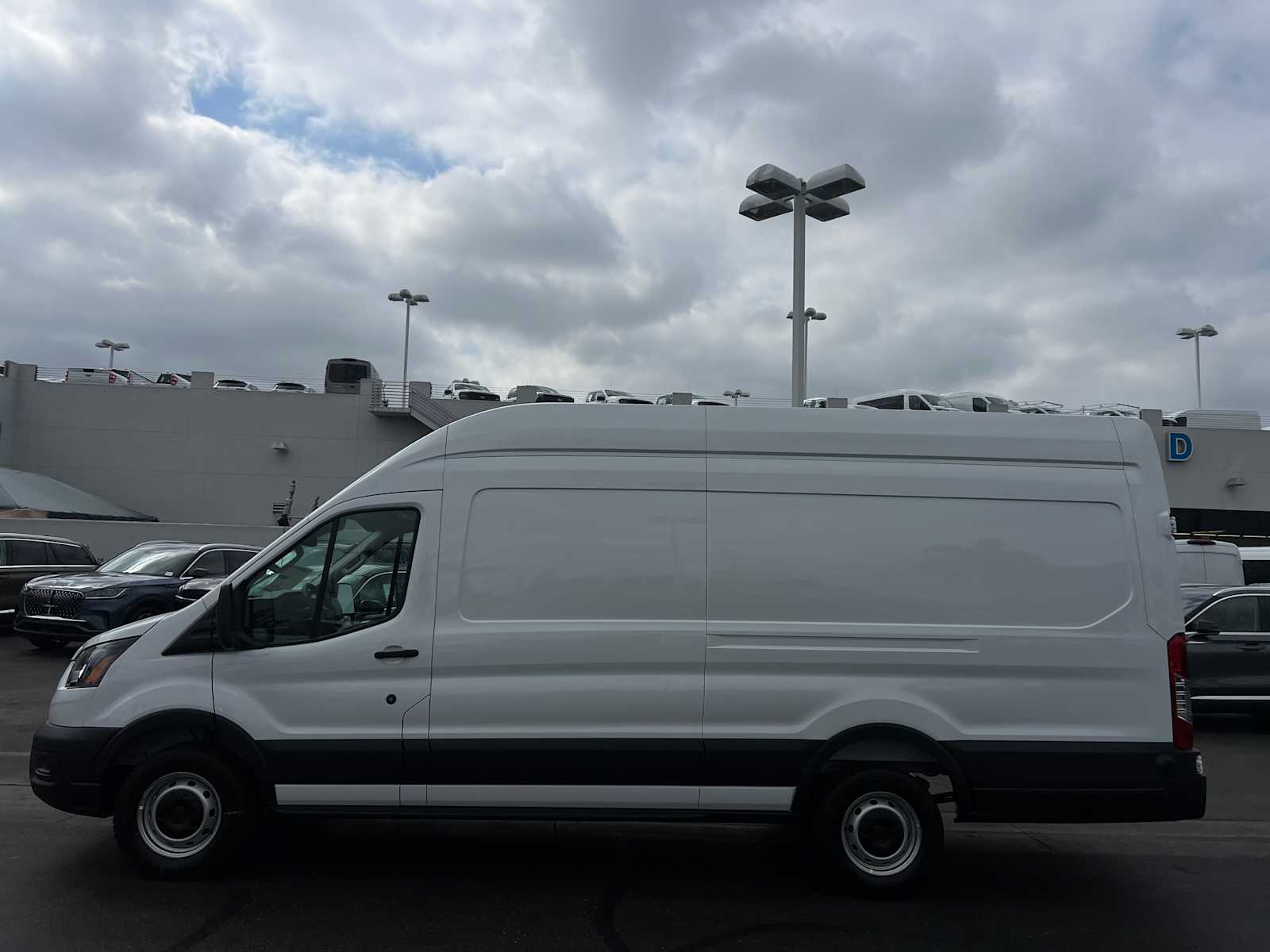 2025 Ford Transit 