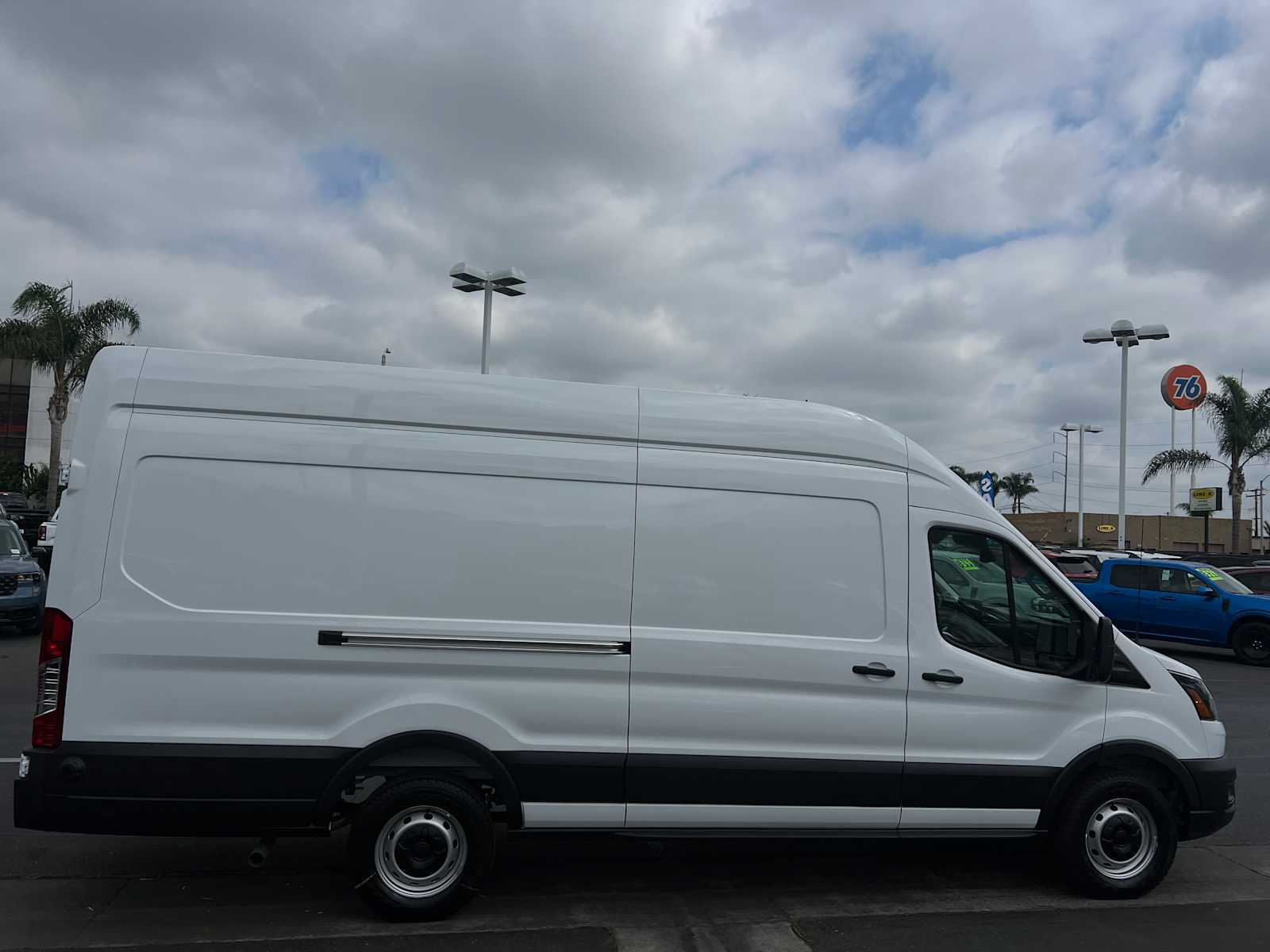 2025 Ford Transit 