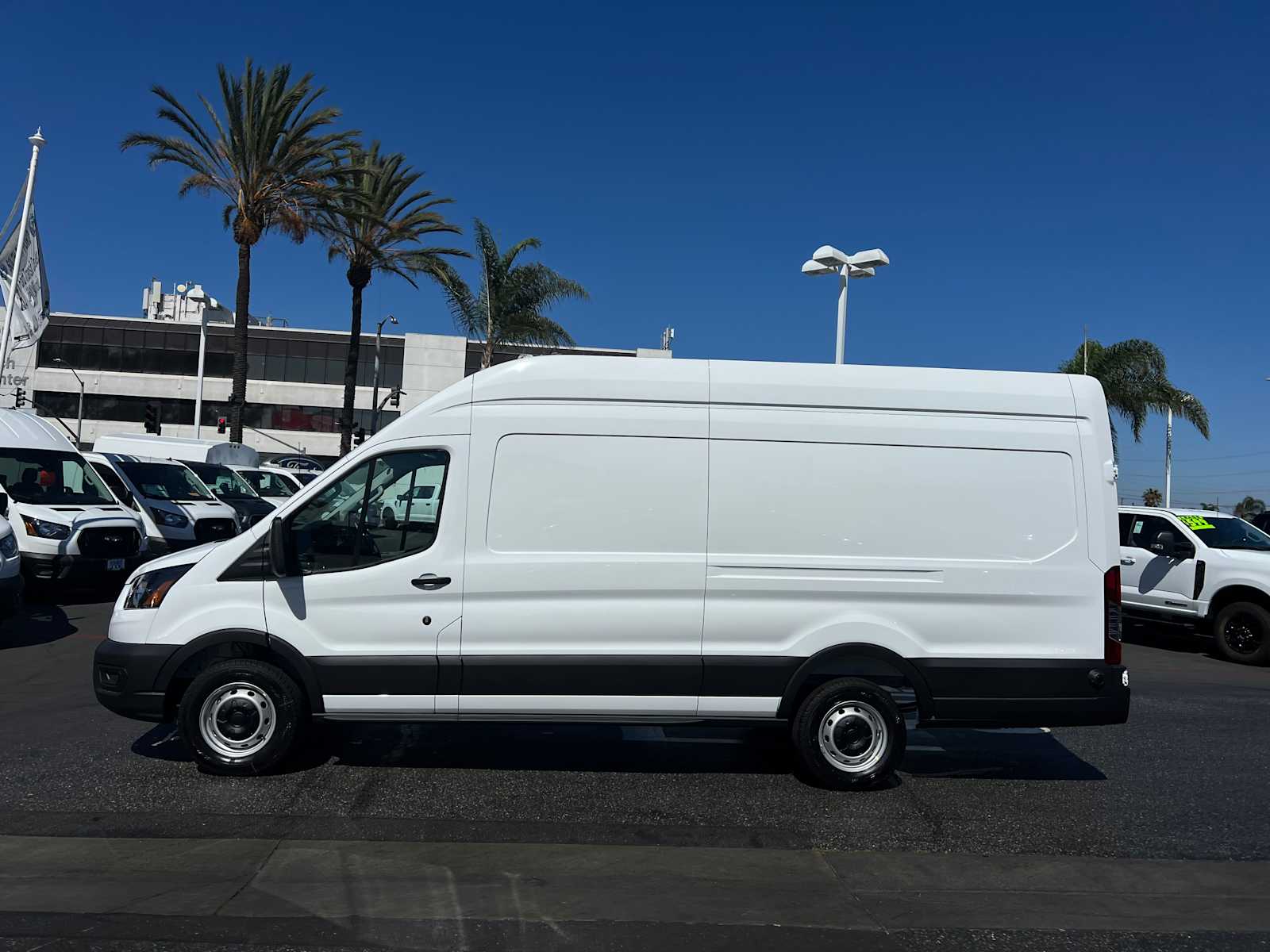 2025 Ford Transit 2025 Ford Transit
