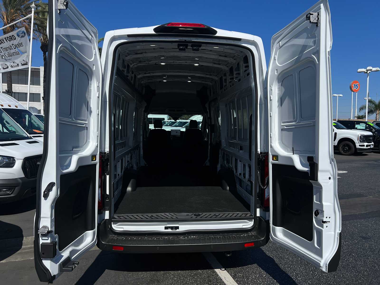 2025 Ford Transit  2025 Ford Transit