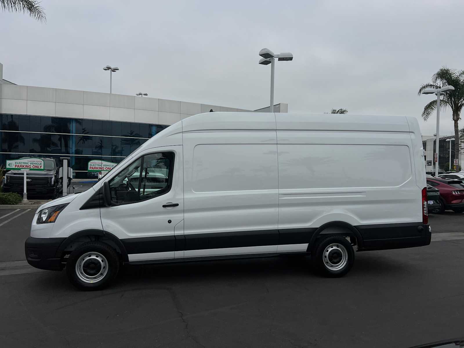 2025 Ford Transit 