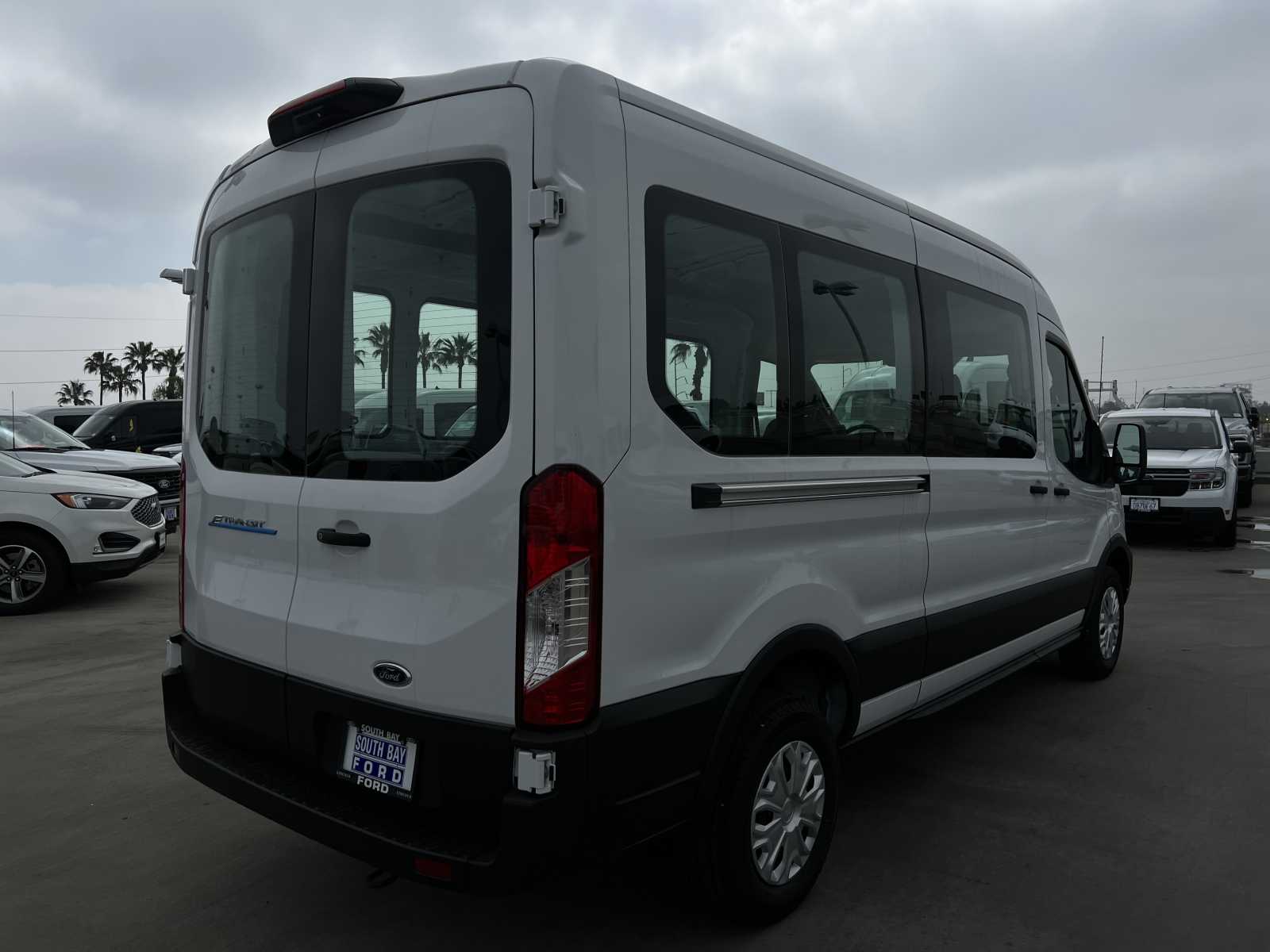 2023 Ford E-Transit 