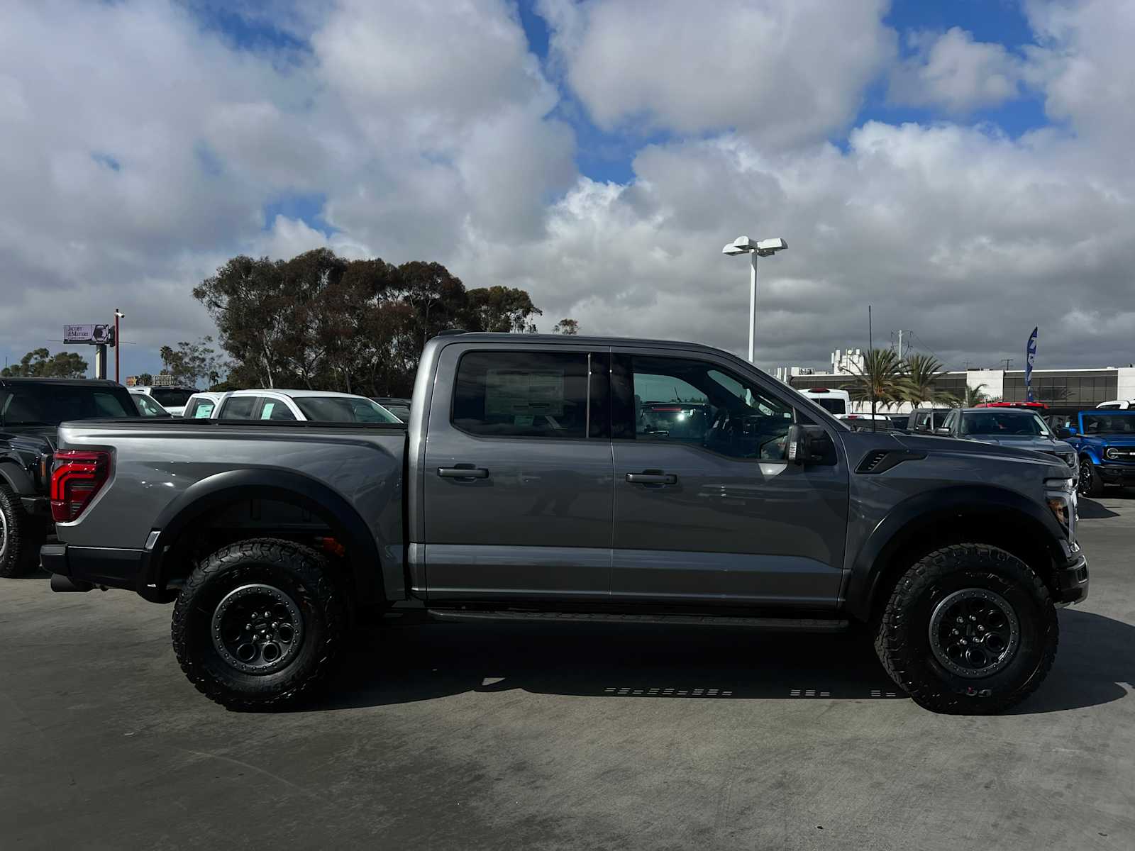 2024 Ford F-150 Raptor 4WD SuperCrew 5.5 Box