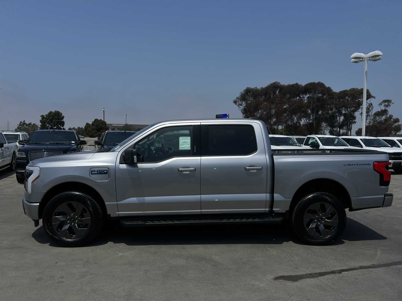 2024 Ford F-150 Lightning Flash 4WD SuperCrew 5.5 Box