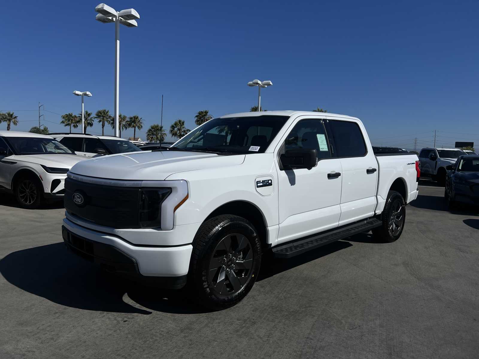 2024 Ford F-150 Lightning XLT 4WD SuperCrew 5.5 Box