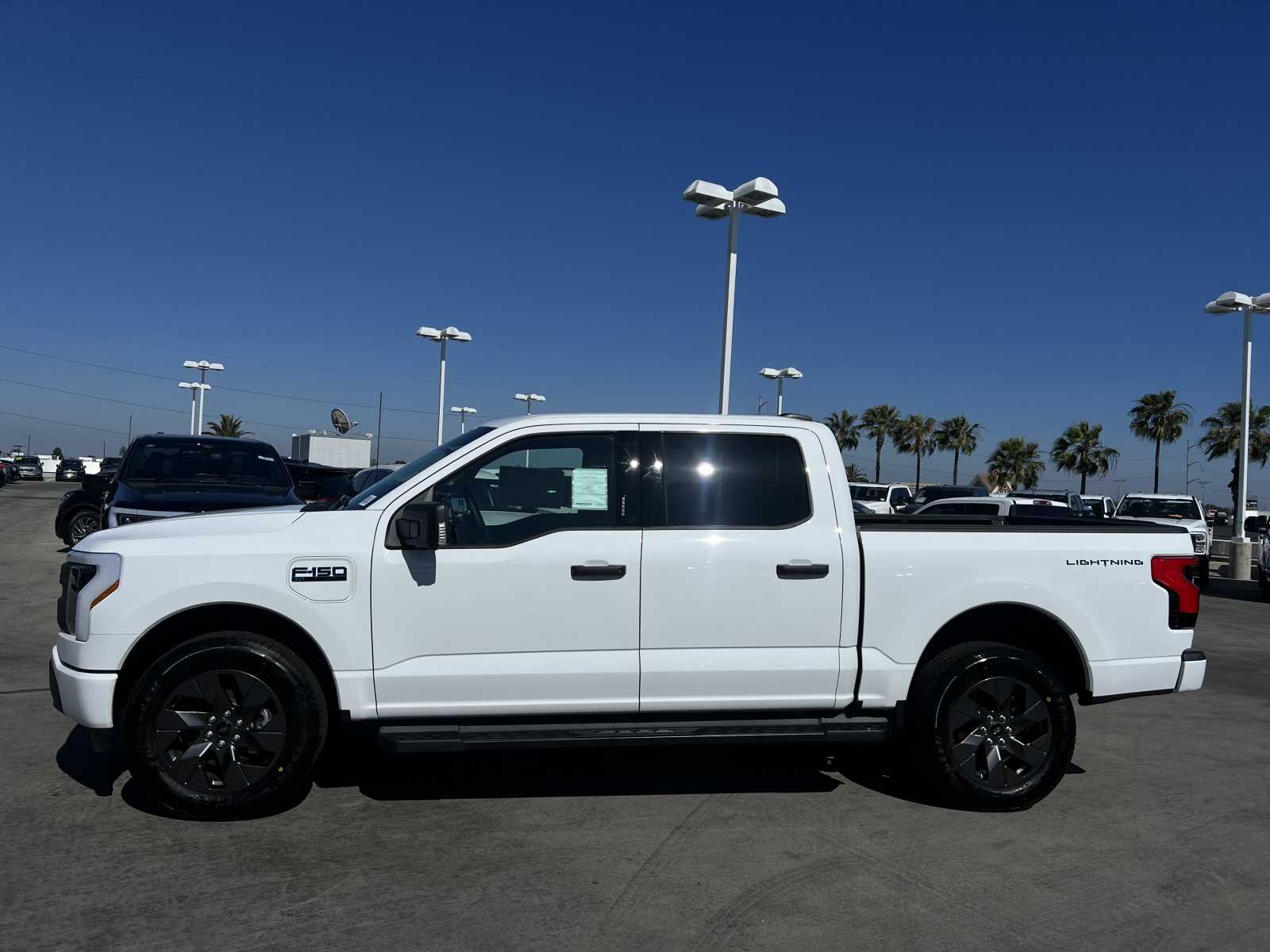 2024 Ford F-150 Lightning XLT 4WD SuperCrew 5.5 Box