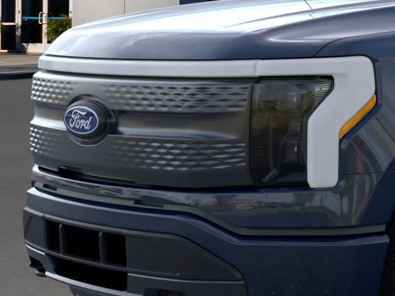 2025 Ford F-150 Lightning XLT photo 17
