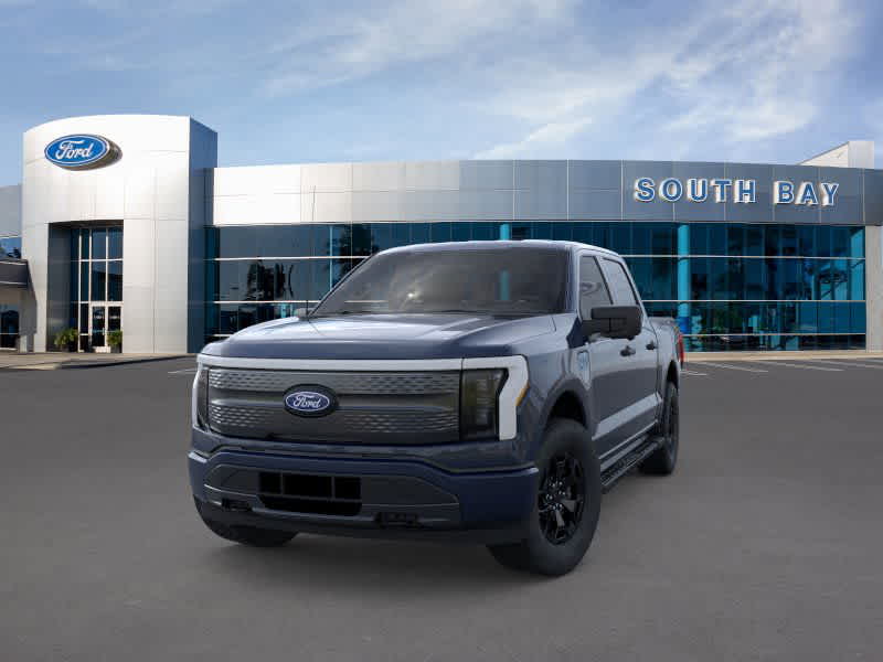 2025 Ford F-150 Lightning XLT photo 2