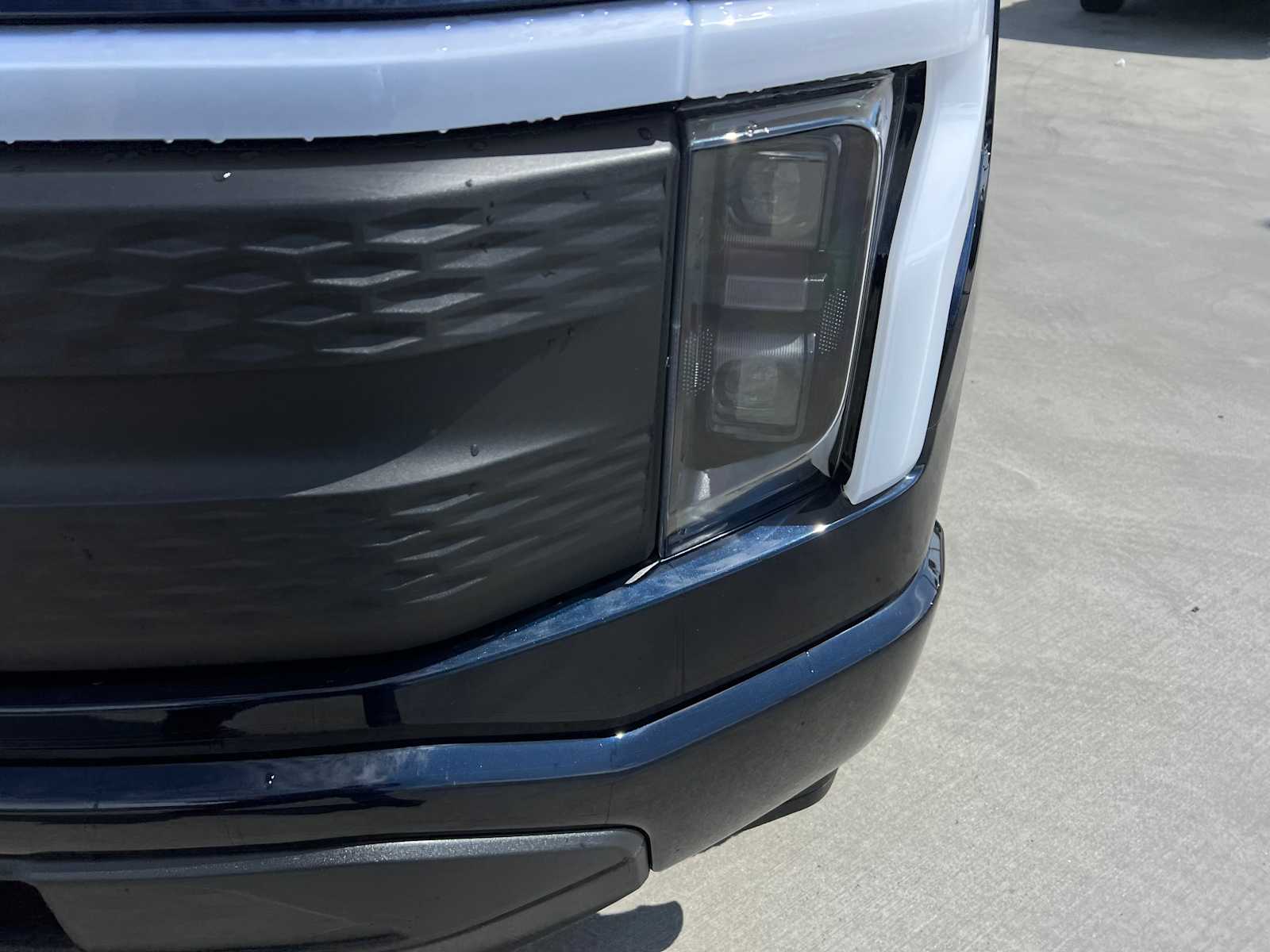 2025 Ford F-150 Lightning XLT photo 31